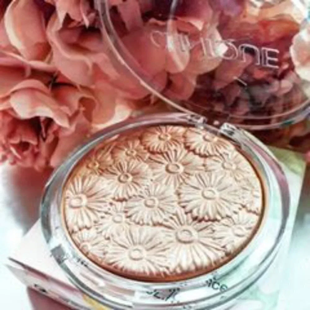 NEW Clinique Flower Lunar Pop Powder Highlighter